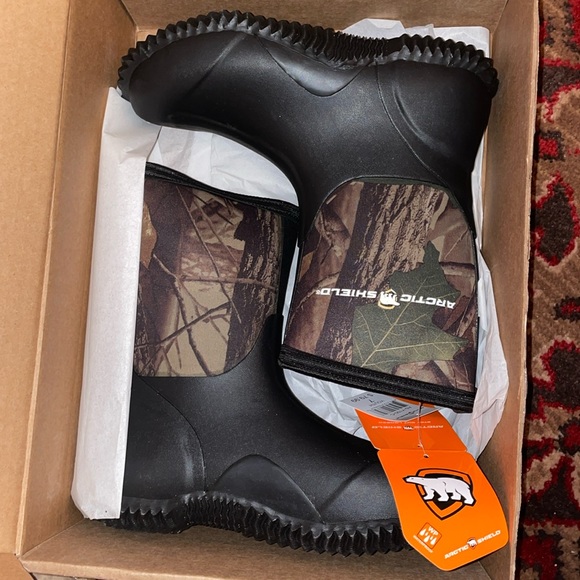 Rain boots, water boots, hunting boots, whatever you wanna call them 😂 - Picture 1 of 7